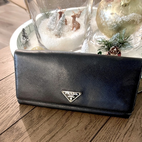 Authentic Prada Saffiano Long Zip Wallet Black - Picture 1 of 14